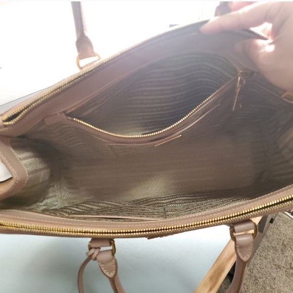 Auth PRADA Saffiano Lux Double Zip Tote | Galleria Bag | Cammeo Pink - Picture 6 of 16